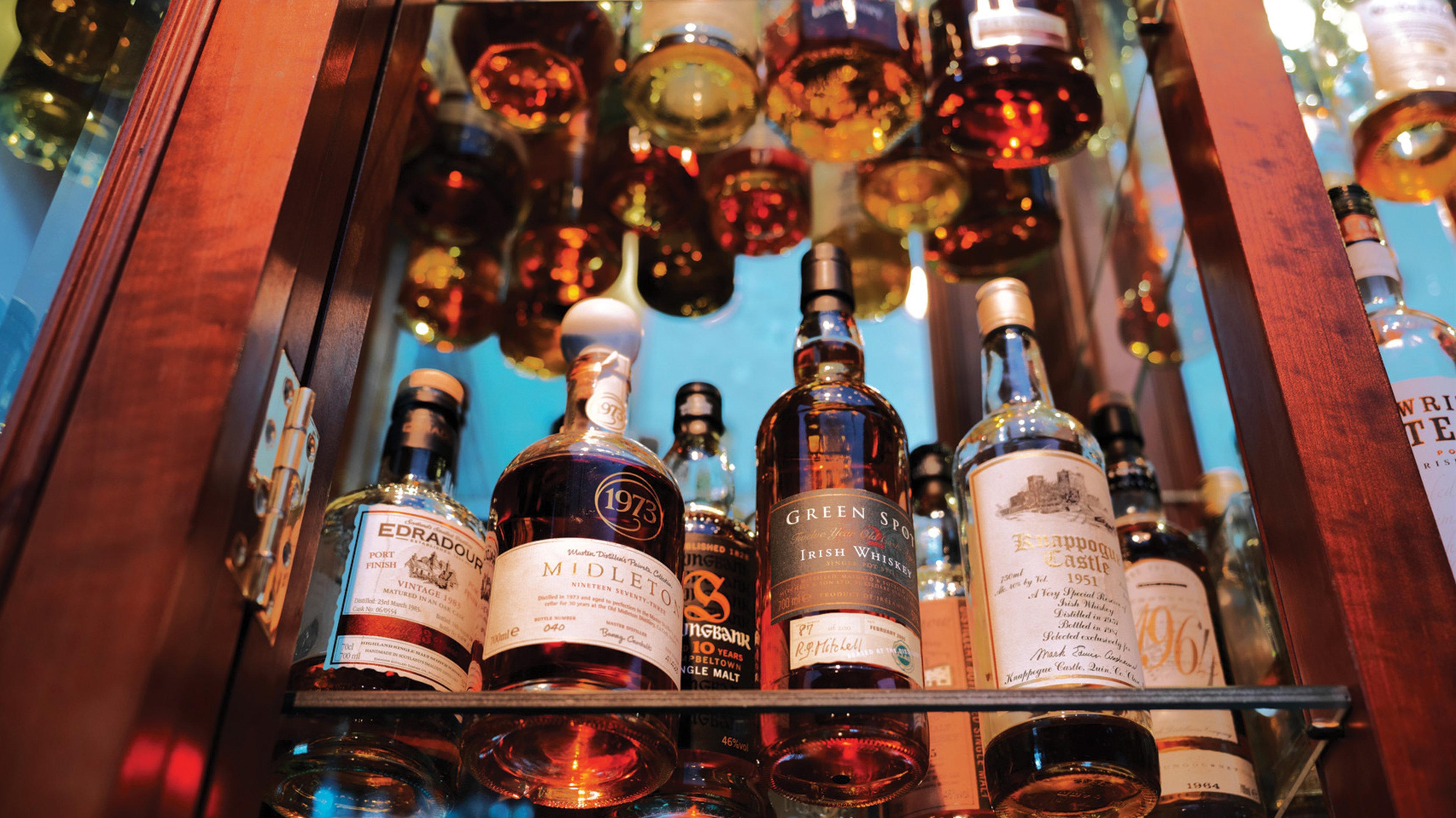 Готель Intercontinental Dublin By Ihg Екстер'єр фото A selection of Scotch whisky