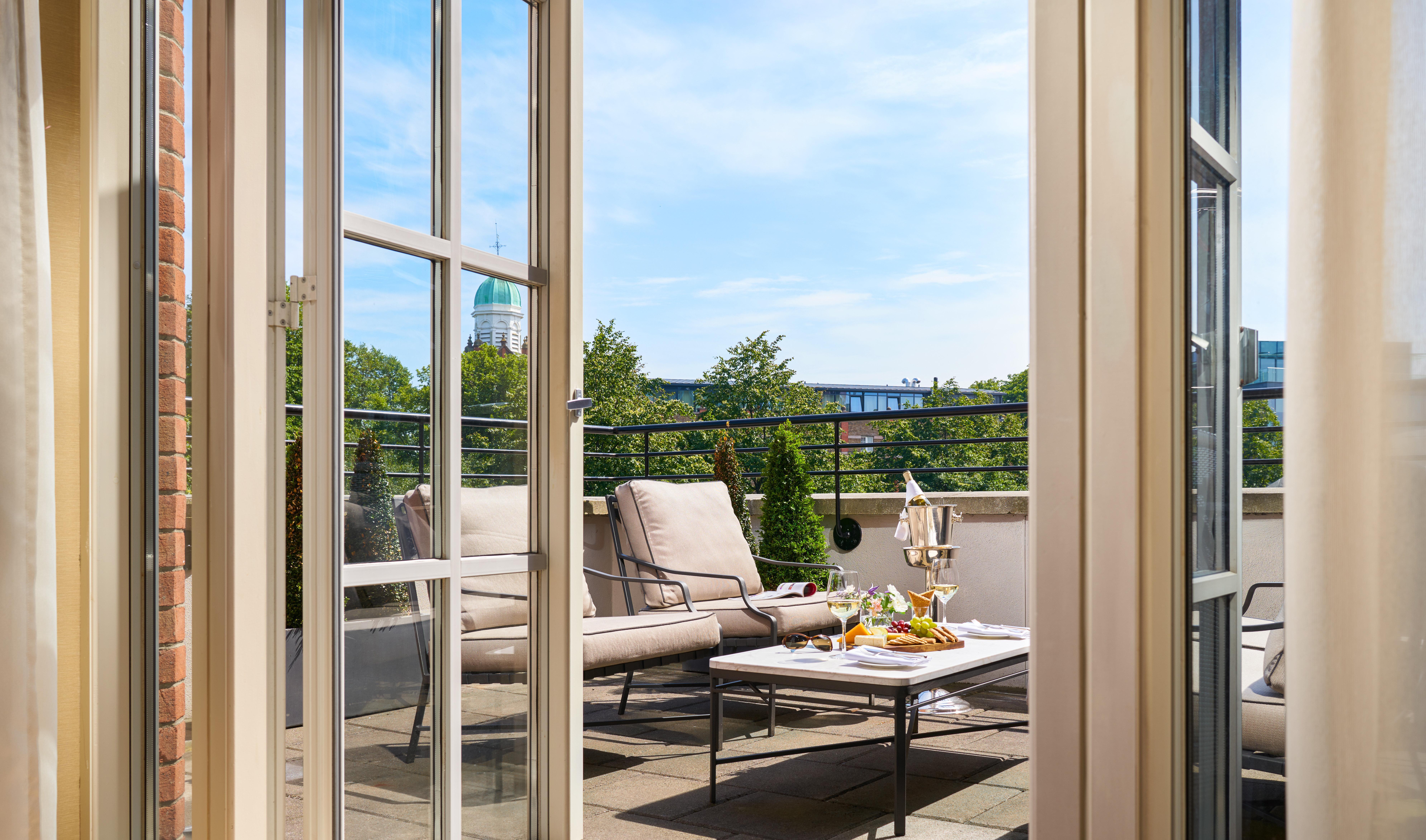 Готель Intercontinental Dublin By Ihg Екстер'єр фото A view of the rooftop terrace