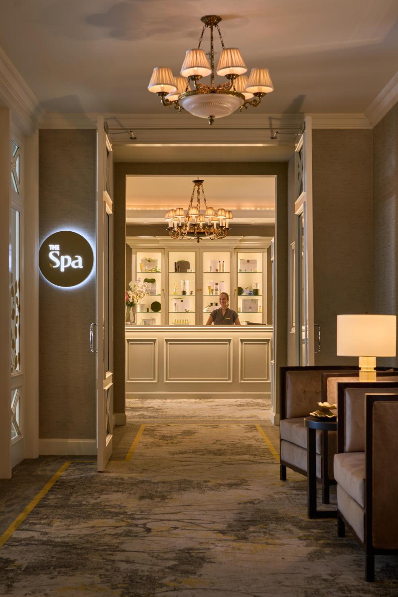 Готель Intercontinental Dublin By Ihg Екстер'єр фото Spa at The Ritz-Carlton, Hong Kong